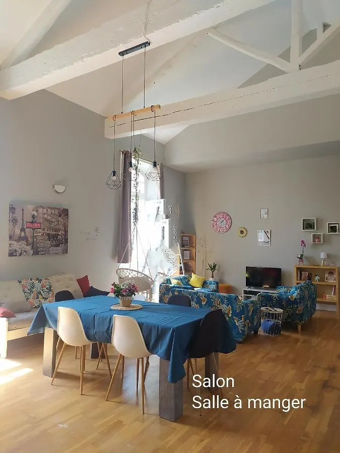Auch 3 Chambres,120 M2 Au Calme Et En Ville !!! Apartment