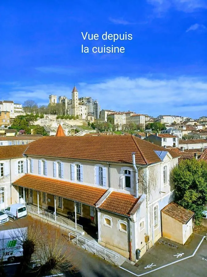 Auch 3 Chambres,120 M2 Au Calme Et En Ville !!!