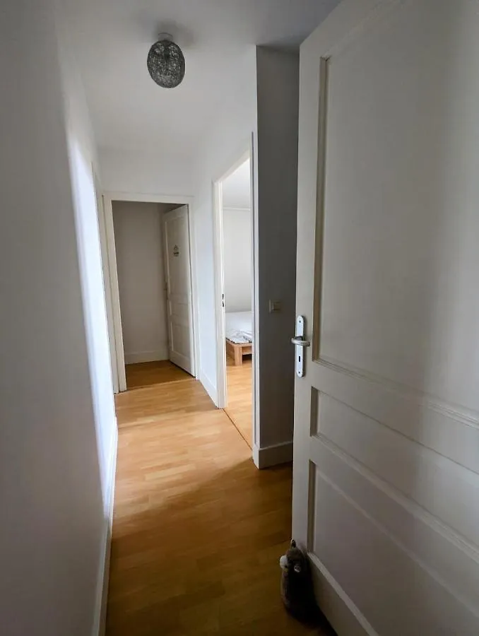 Auch 3 Chambres,120 M2 Au Calme Et En Ville !!!