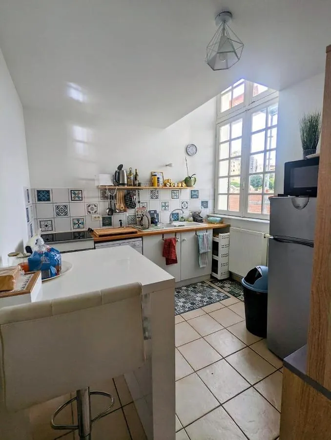 Auch 3 Chambres,120 M2 Au Calme Et En Ville !!! Apartment