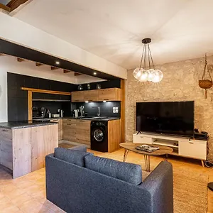 Superbe Appartement, Situe Au Coeur De La Ville. Apartment